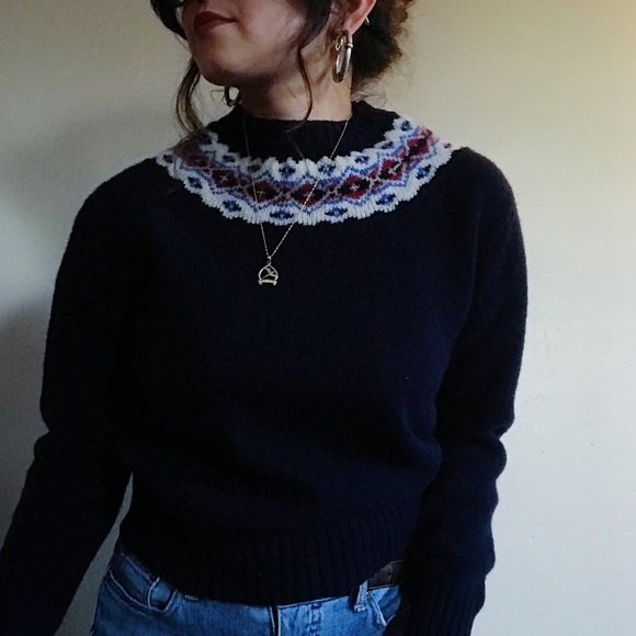 Nordic Design Wool Sweater - Picture 5 of 7